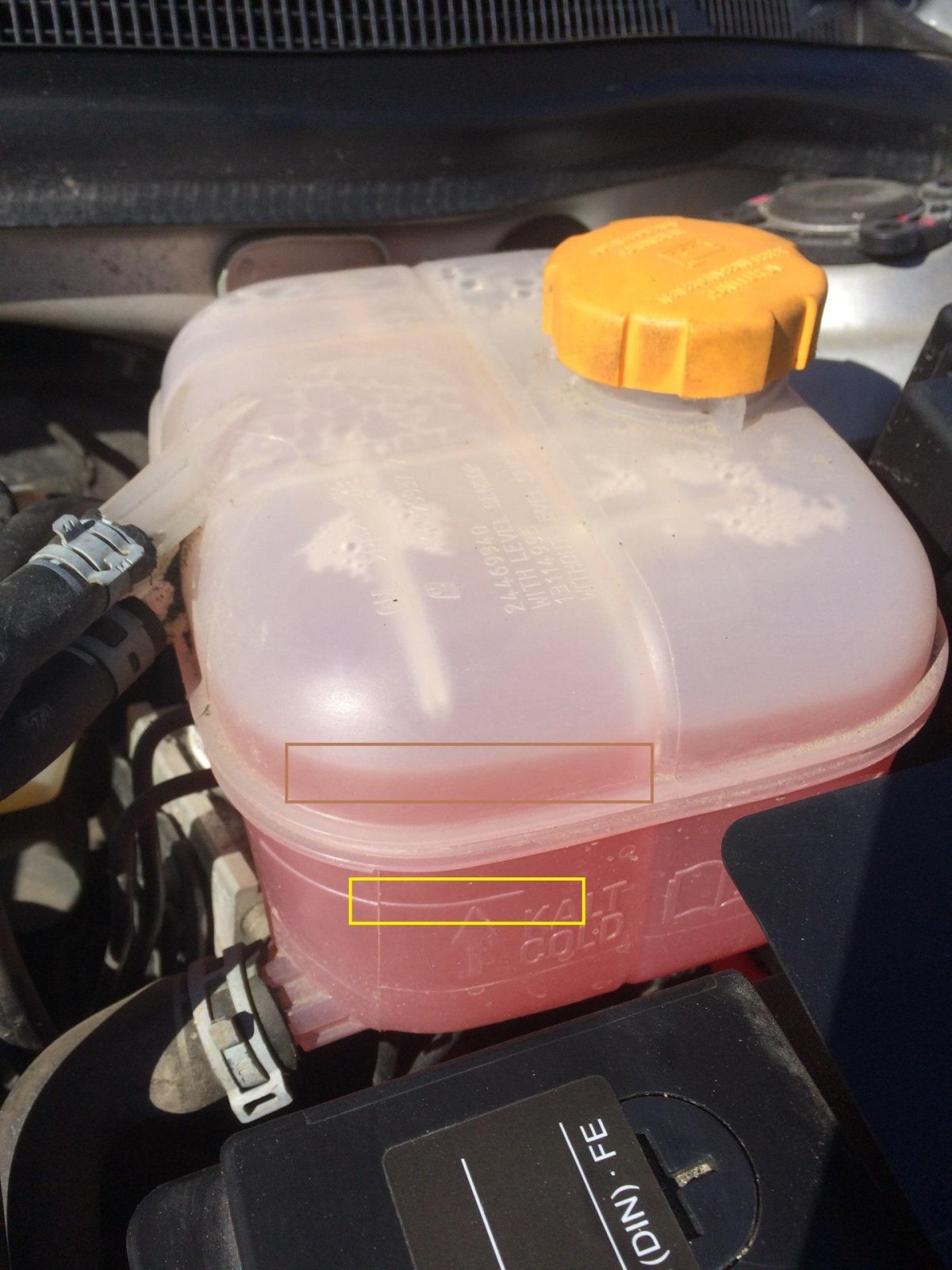 Опель Зафира в 1.8 расширительный бачок