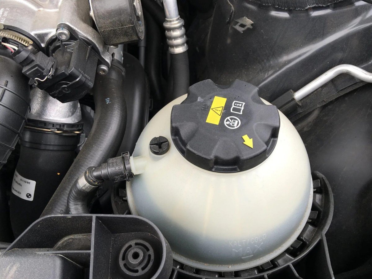 Расширительный бачок БМВ ф10