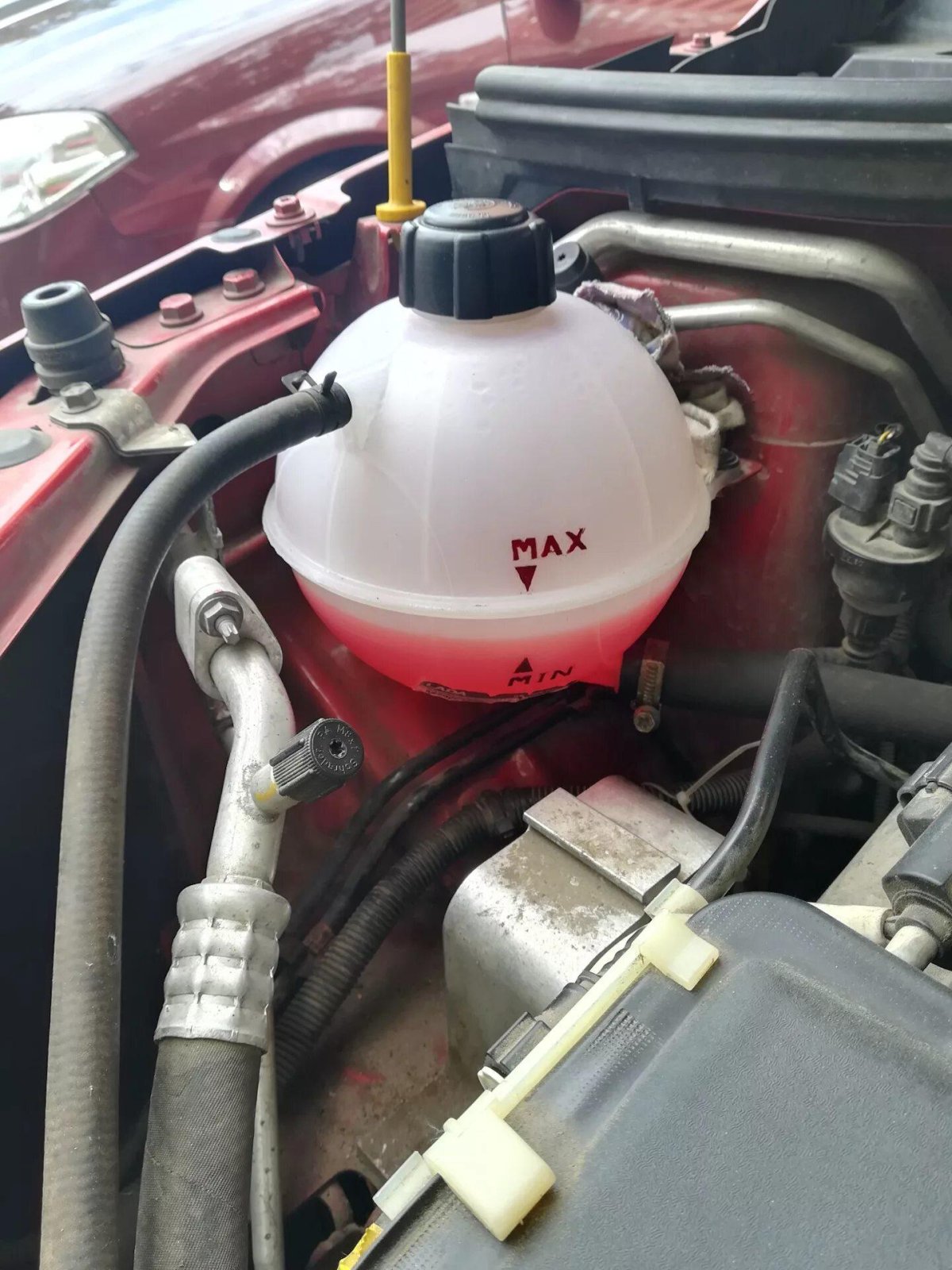 Расширительный бачок Лада Веста