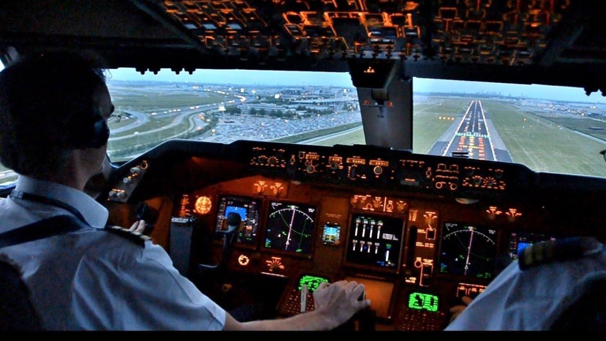 Кабина пилота поезда