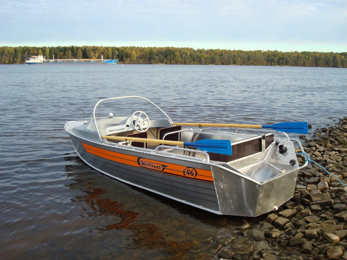Лодка "Wellboat 46"