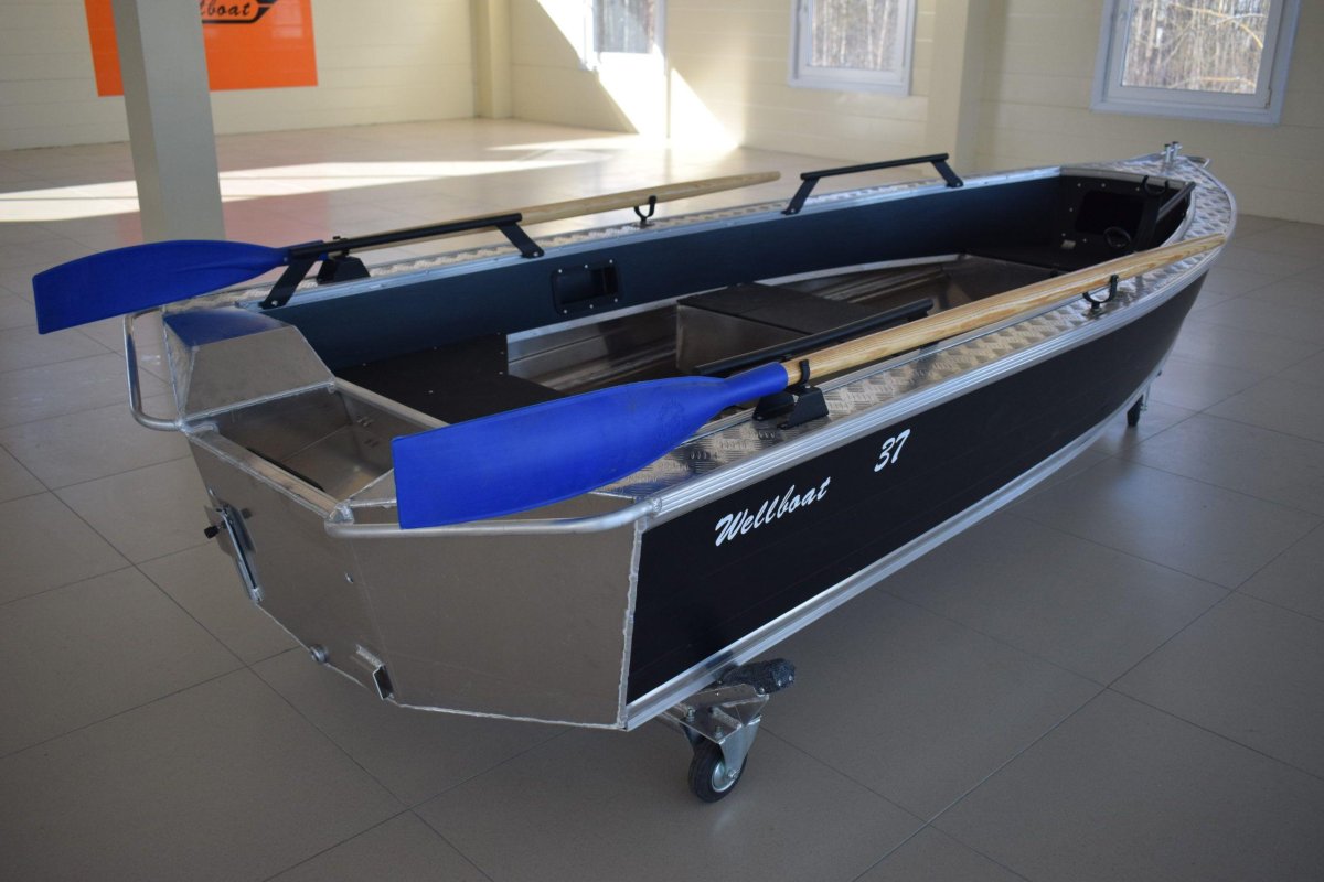 Катер Wellboat