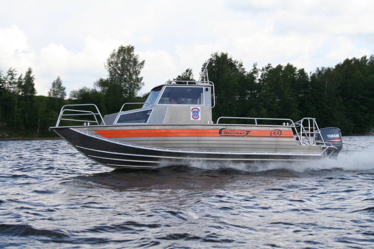 Вельбот 69
