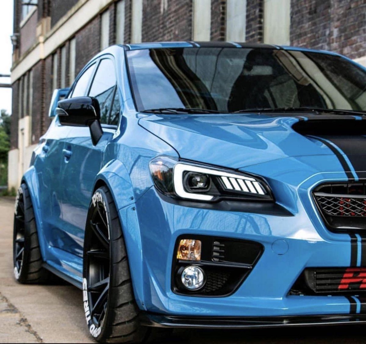 Субару Импреза WRX STI 2016