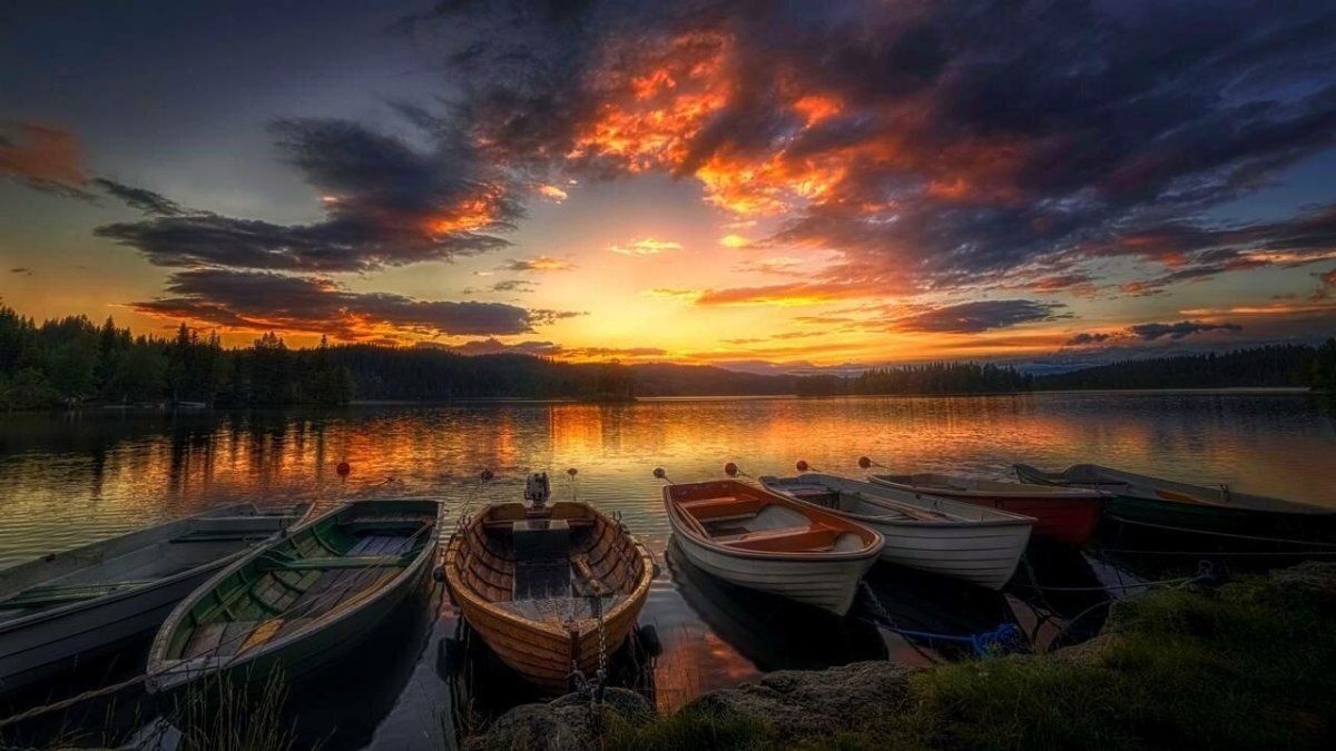 Лодка у причала