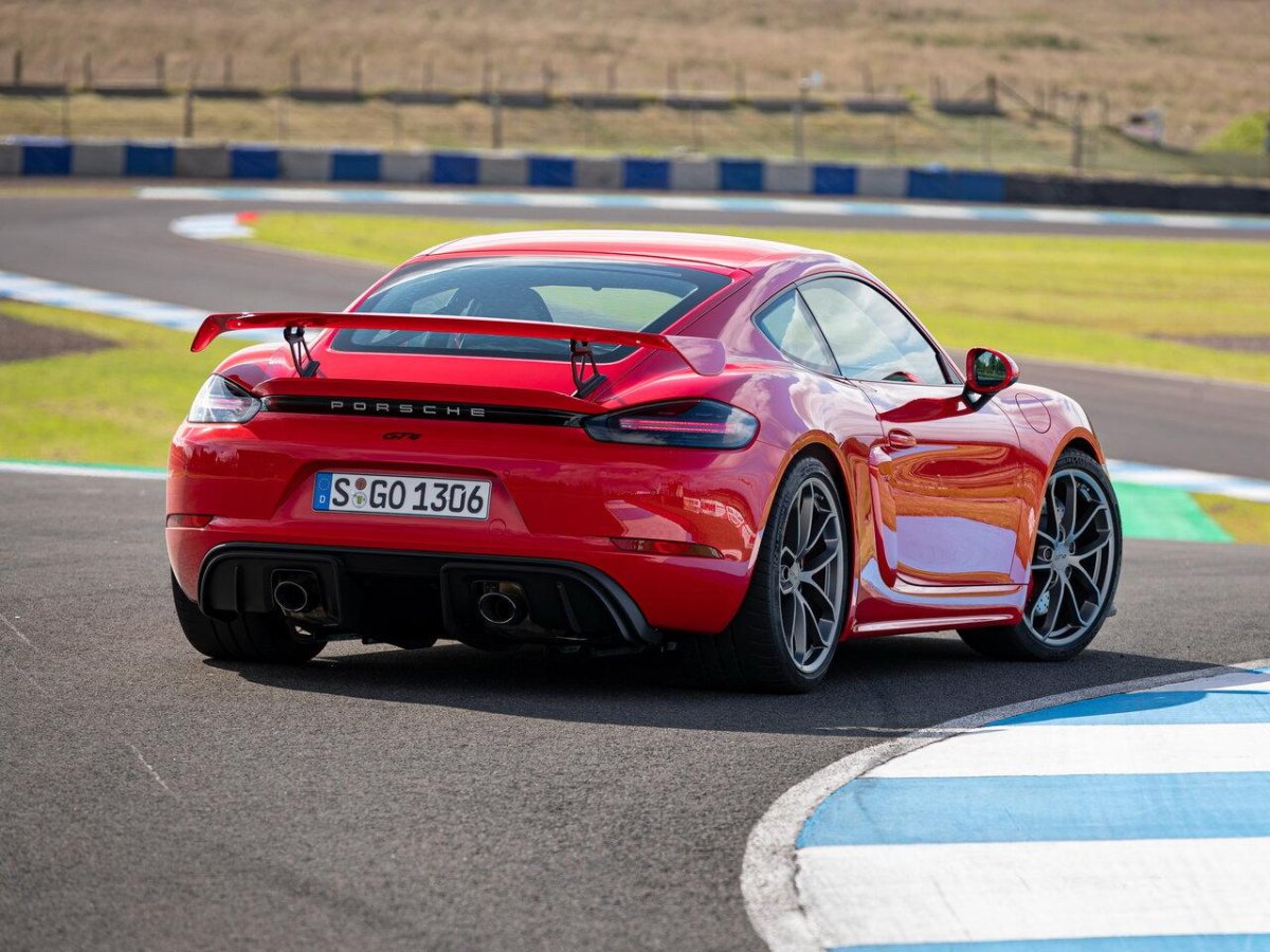 Порше Кайман гт4 718