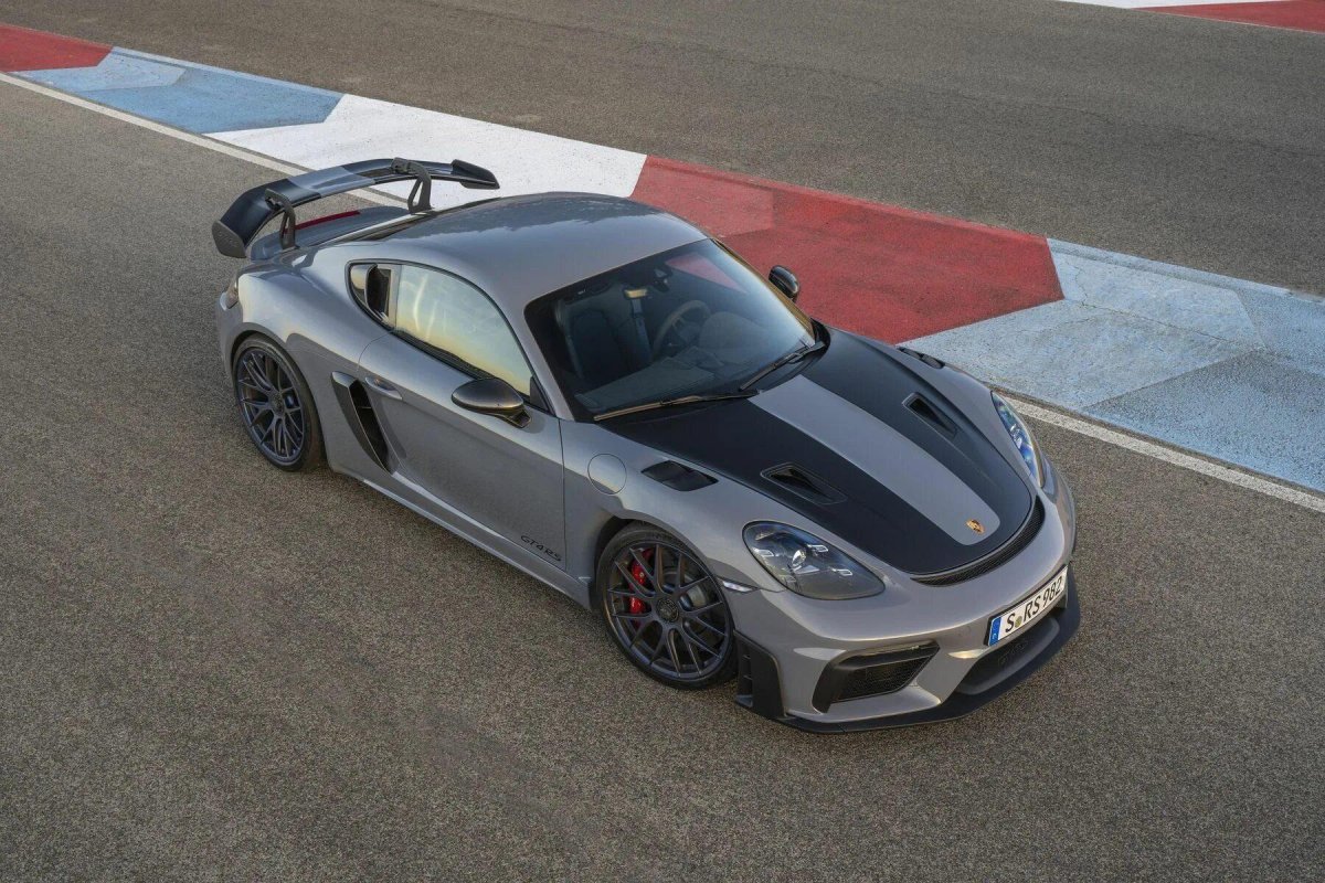 Porsche 718 Cayman gt4 RS