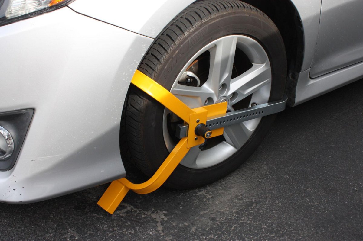 Блокиратор колеса грузового автомобиля