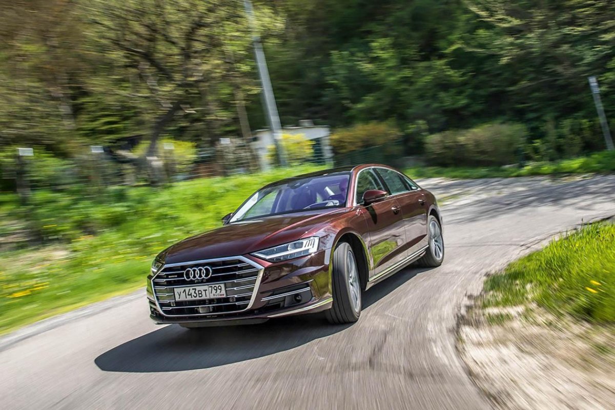 Полноуправляемый седан