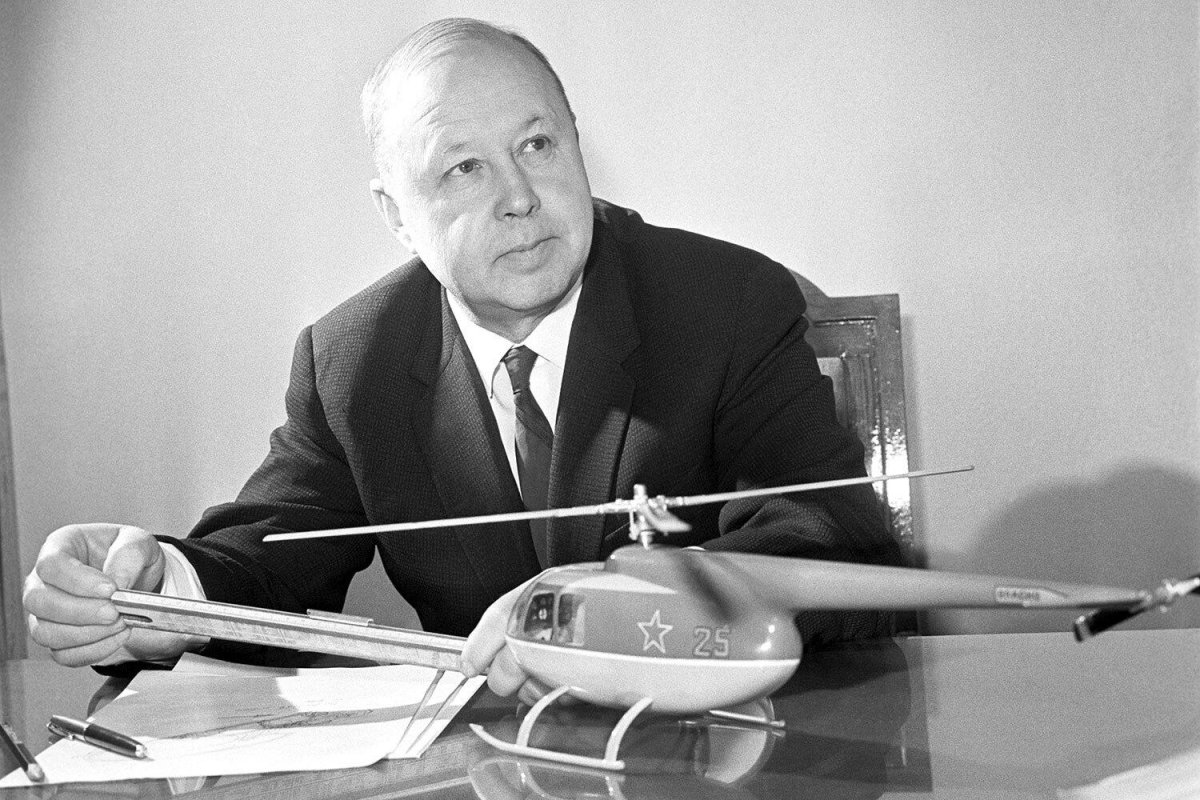 Михаил миль