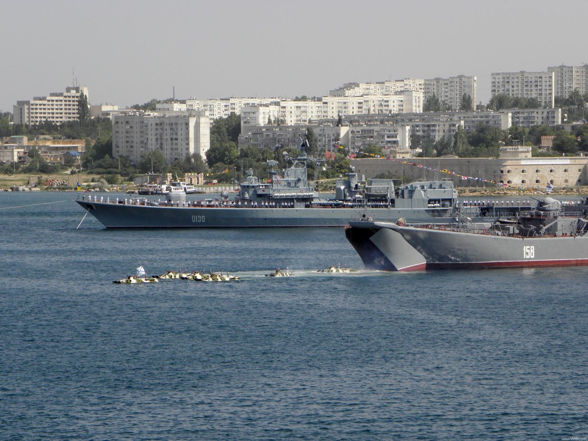 Десантный корабль Цезарь Куников