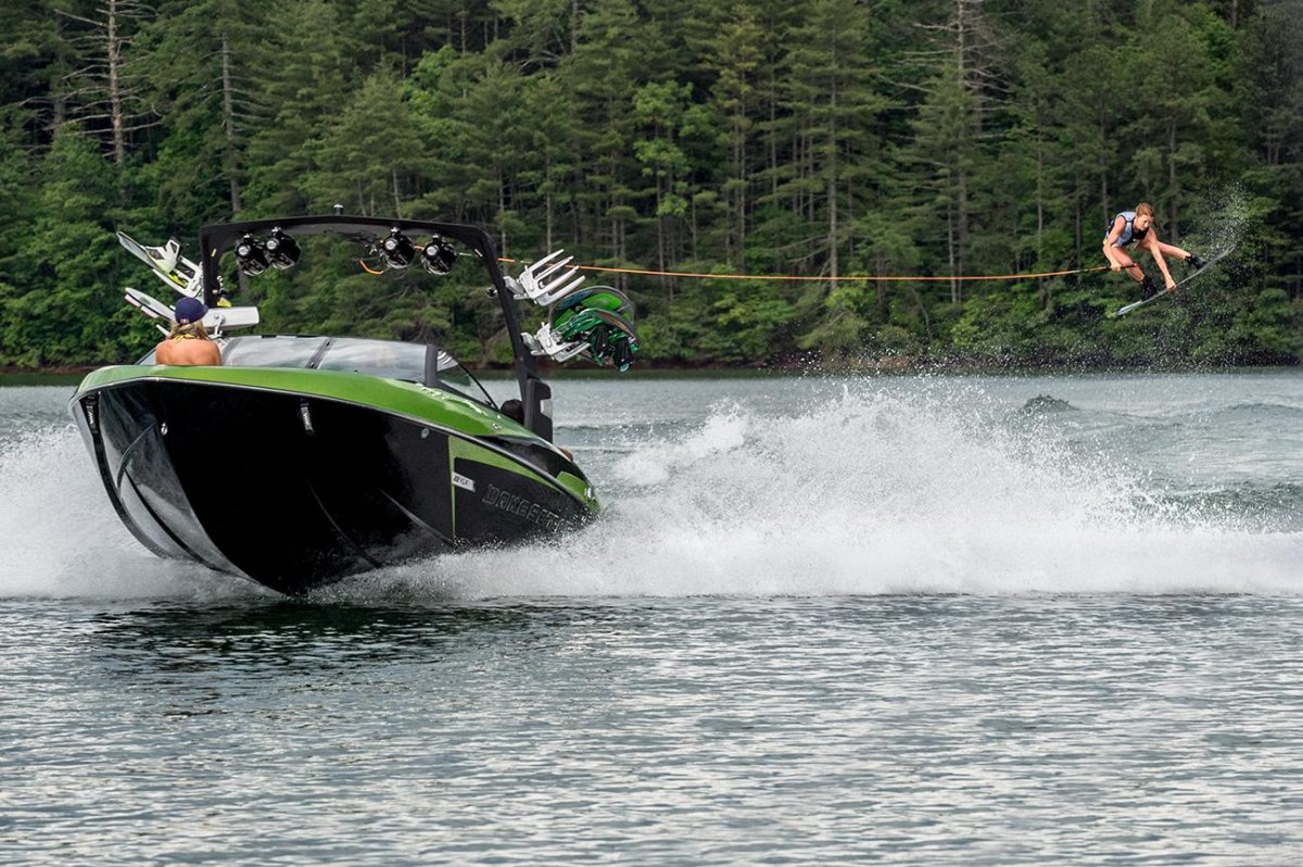 Катер Малибу для вейксерфа