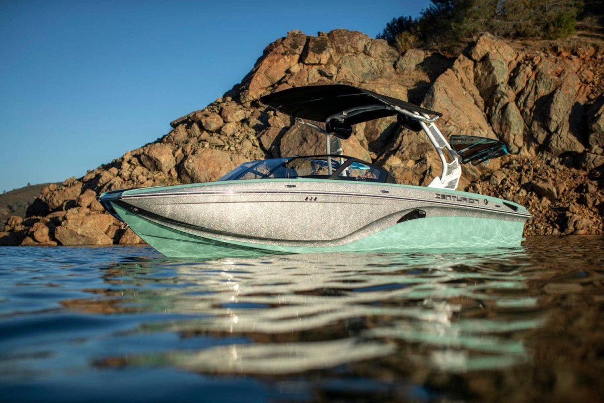 Центурион катер для вейксерфа