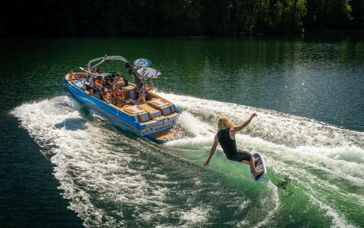 Malibu Wakesetter 25 LSV