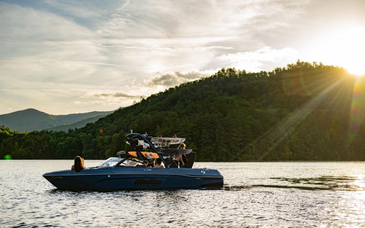 Malibu Wakesetter 23lsv