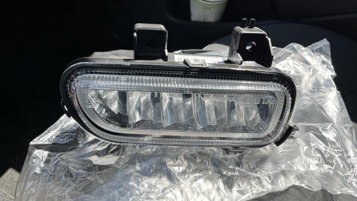 Фара противотуманная КАМАЗ 5490 левая