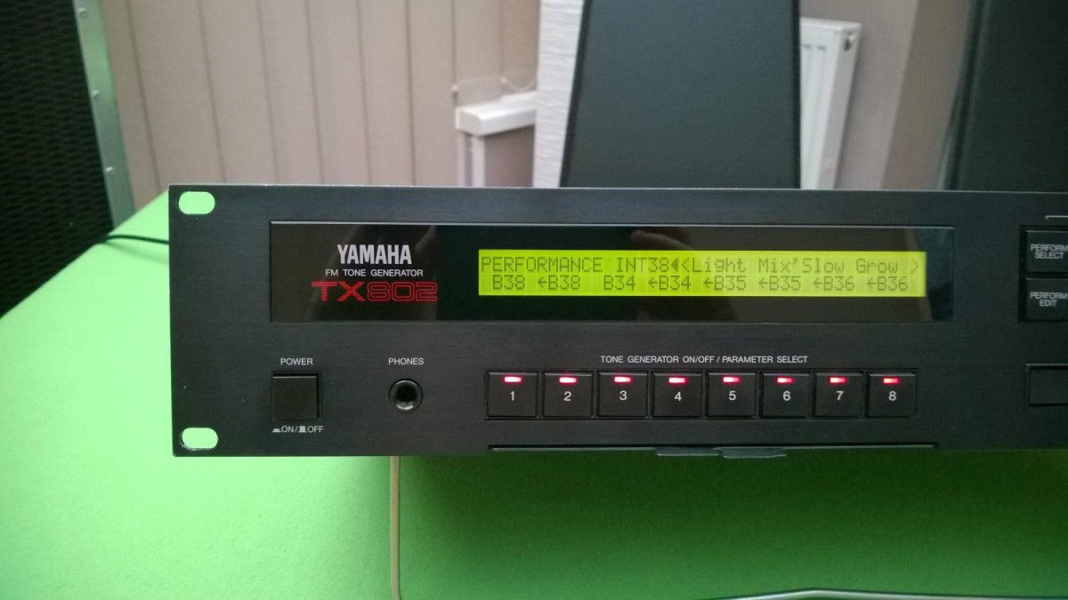 Yamaha tx802