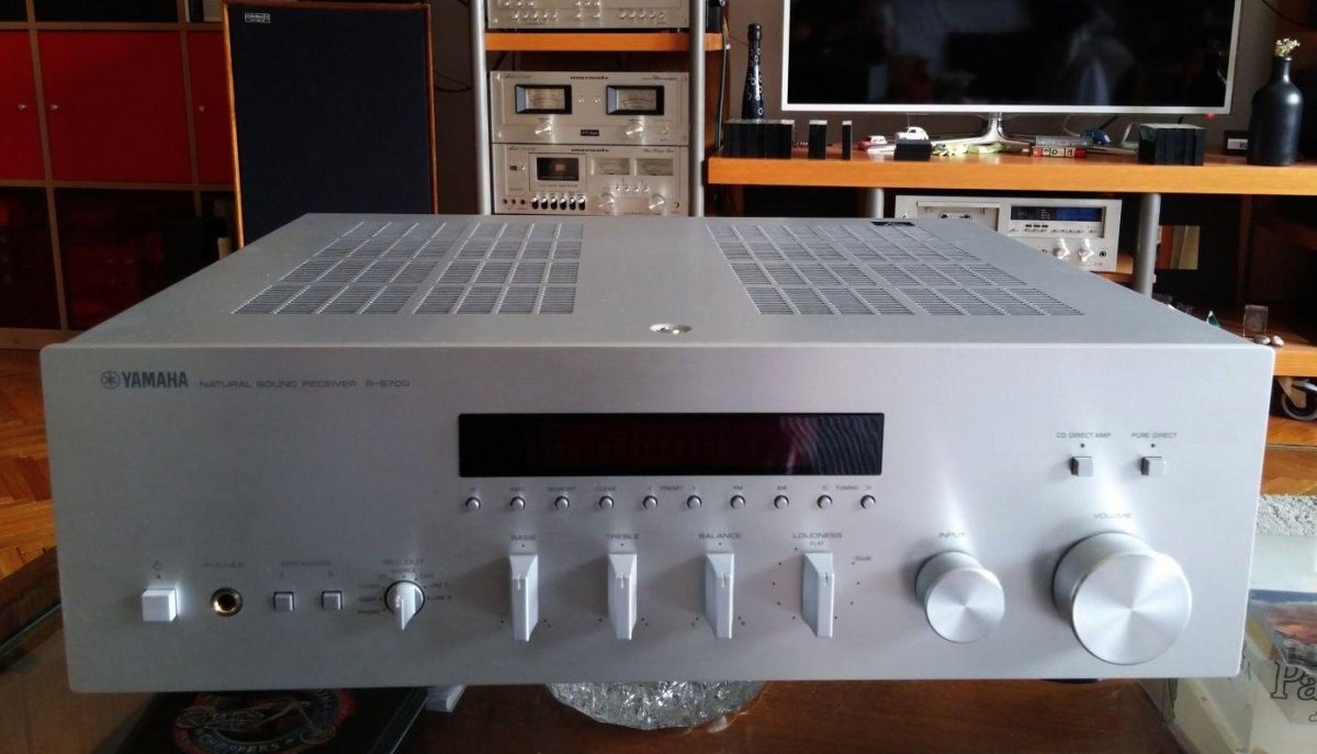 Yamaha r-s700 Receiver