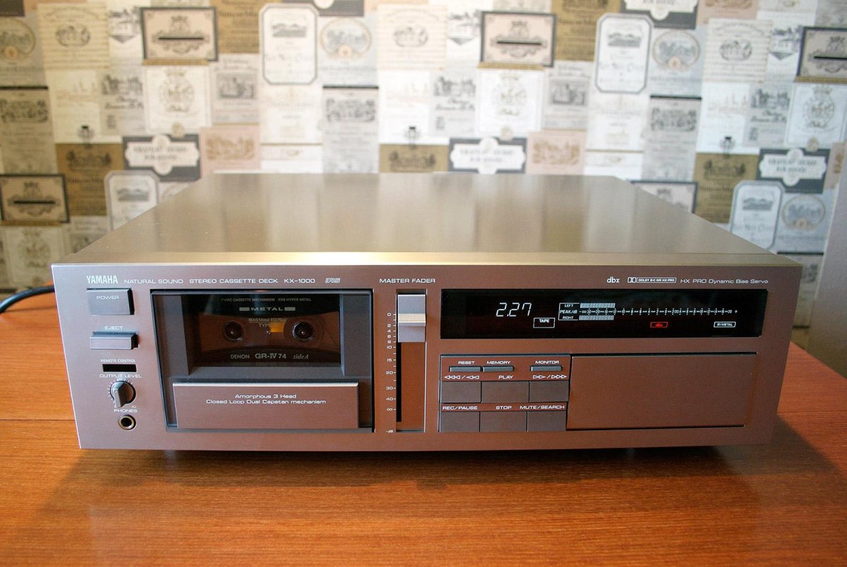 Кассетная дека Yamaha TC-1000