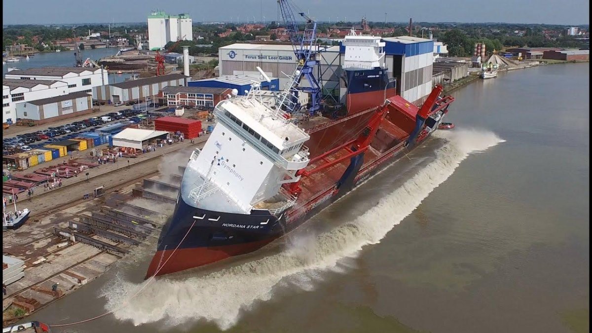 Спуск судна на воду