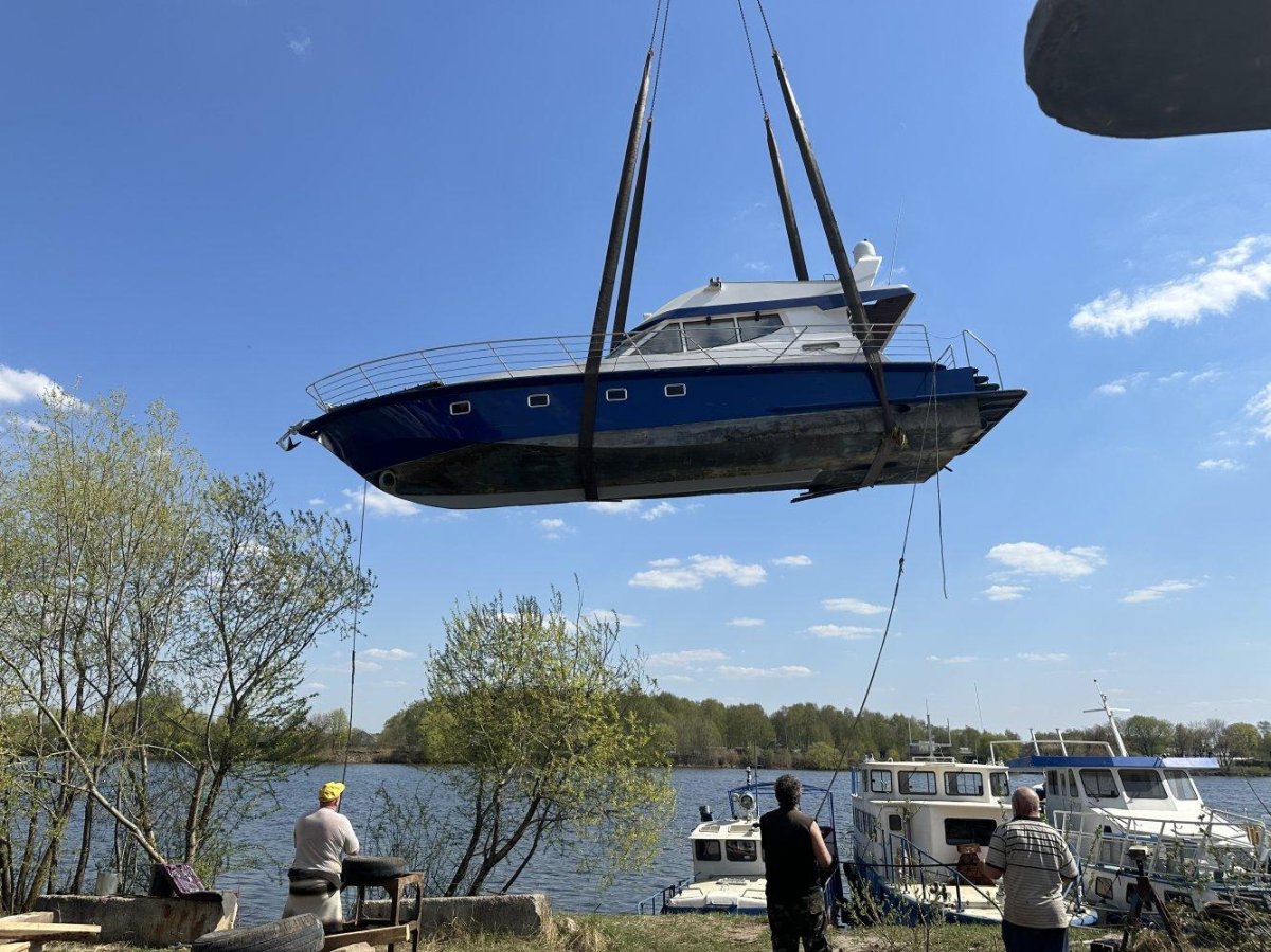 Спуск для катера из металла