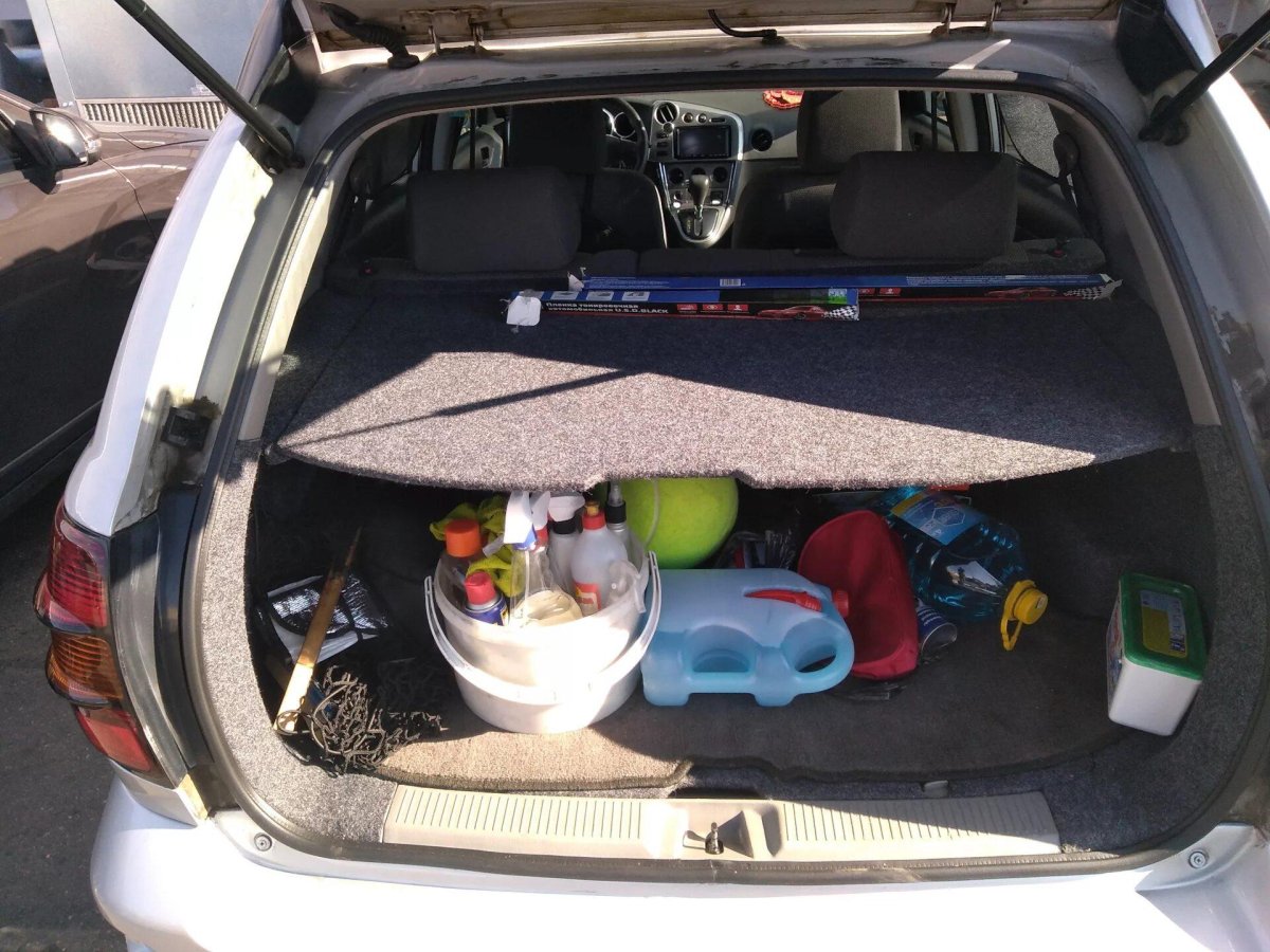 Pontiac Vibe 2003 багажник