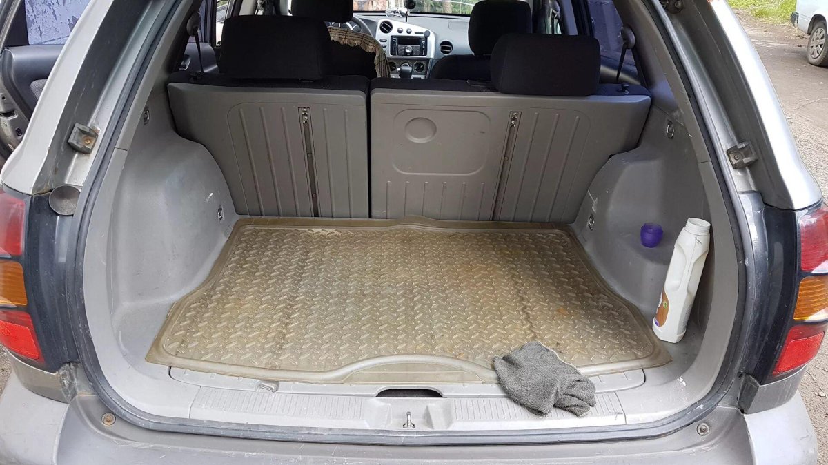 Понтиак Вайб 2003 багажник