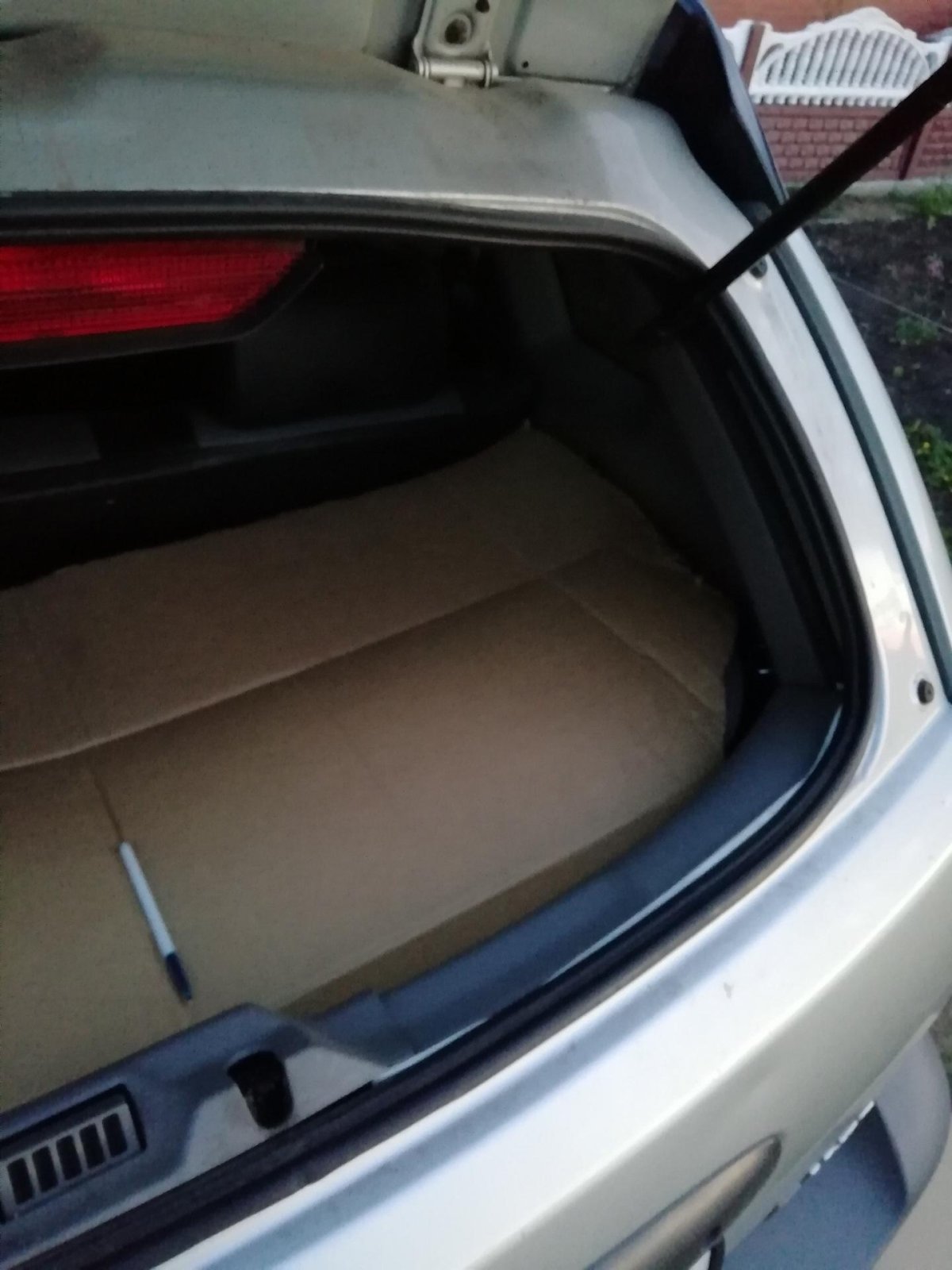 Полка в багажник Понтиак Вайб