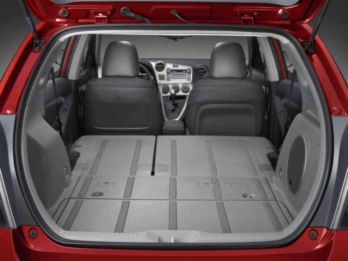 Pontiac Vibe 2003 багажник