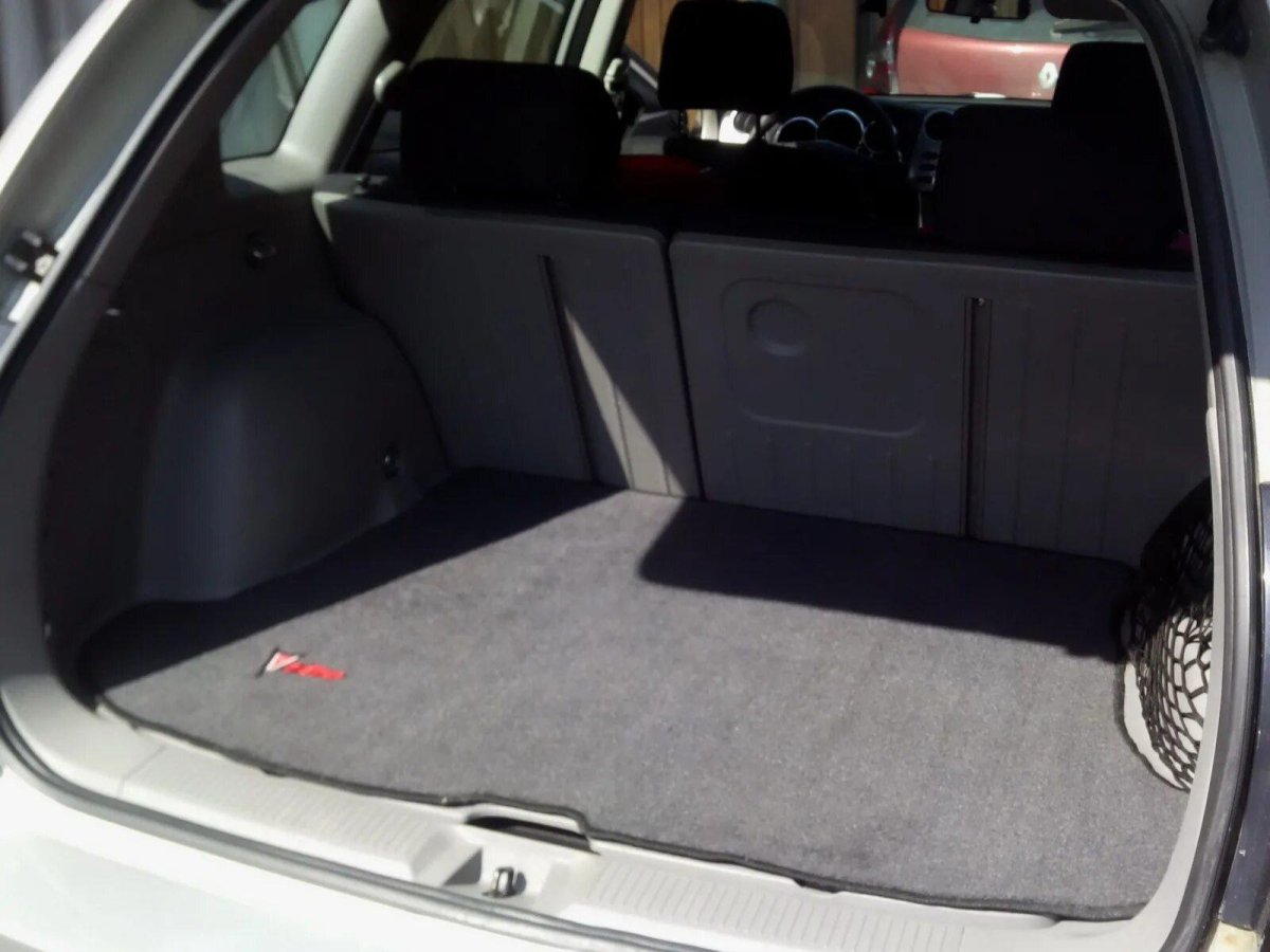 Понтиак Вайб 2003 багажник