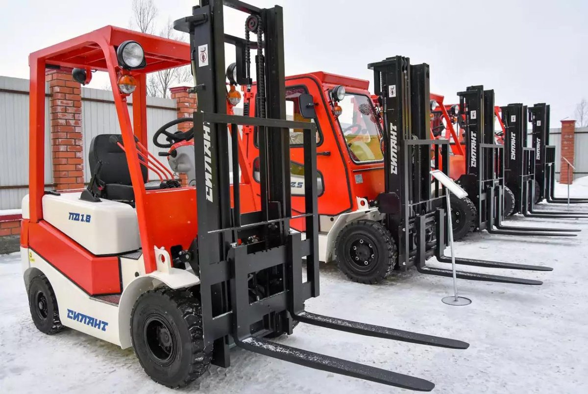 Вилочный погрузчик с двигателем УАЗ