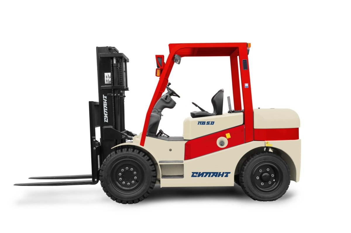 Вилочный погрузчик на складе