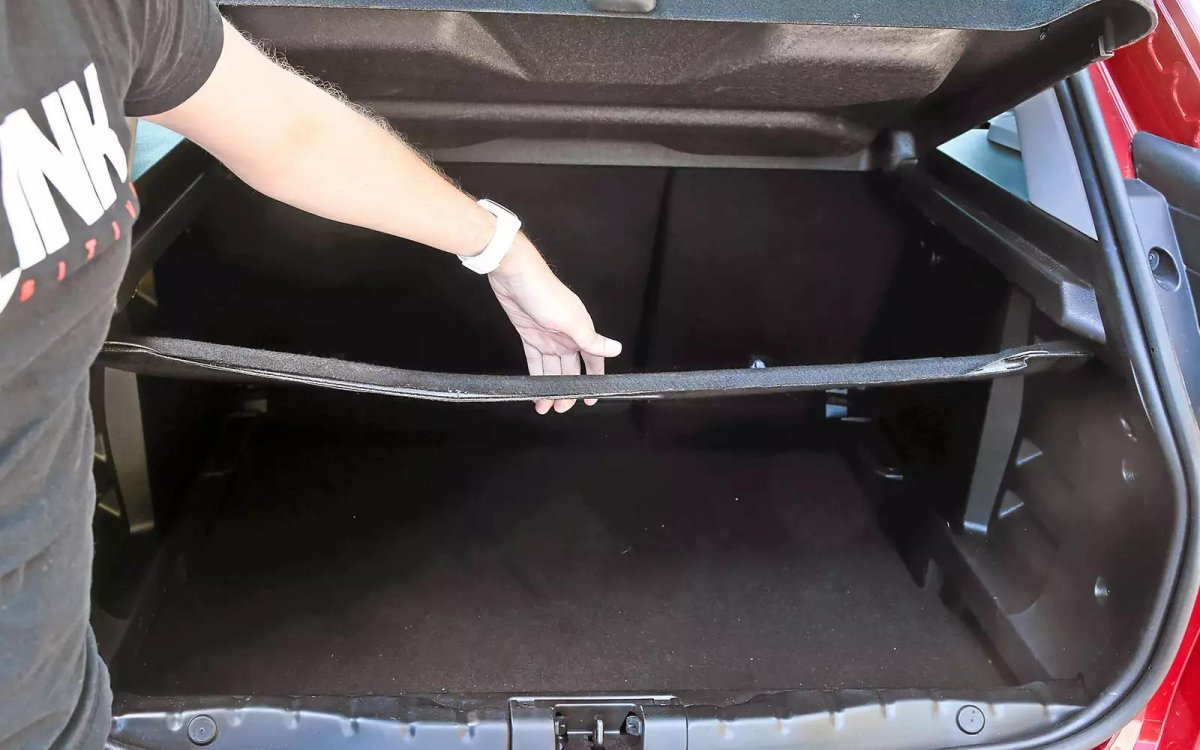 Нижняя полка багажника Лада XRAY