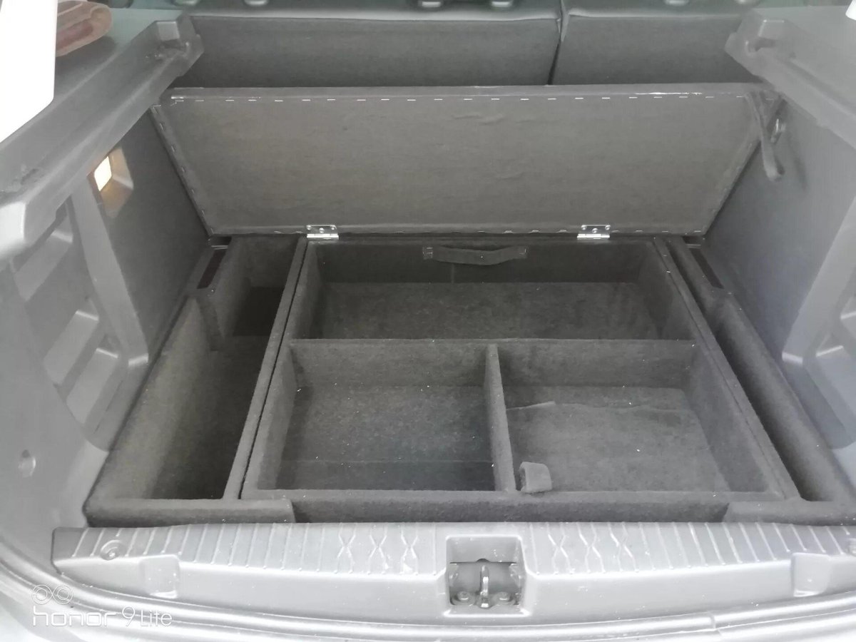 Органайзер в багажник Лада х Рей