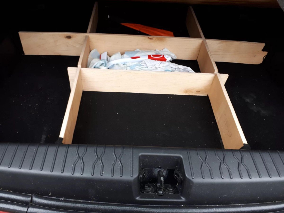 Органайзер в багажник Лада х Рей кросс