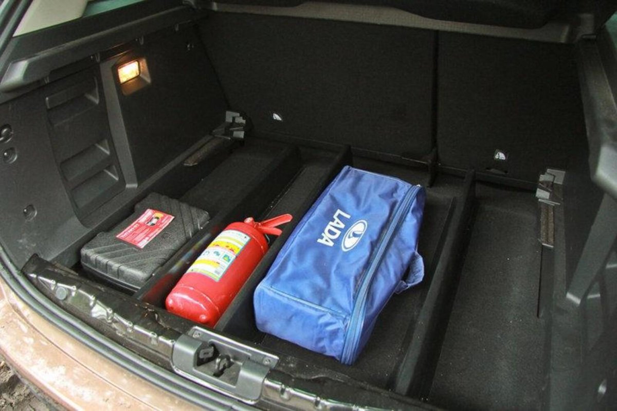 Органайзер разделитель в багажник Artform для Lada XRAY