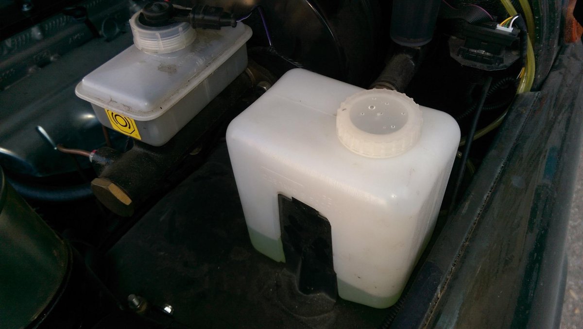 Бачок омывателя УАЗ-374195