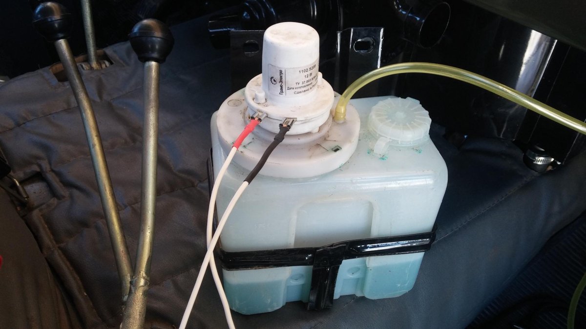 Бачок омывателя УАЗ 3309