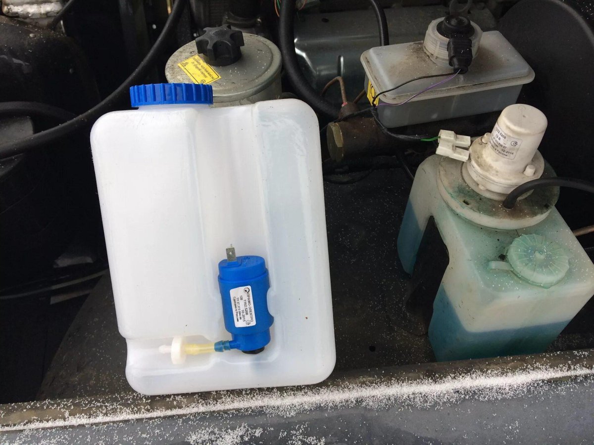 Бачок омывателя УАЗ 452