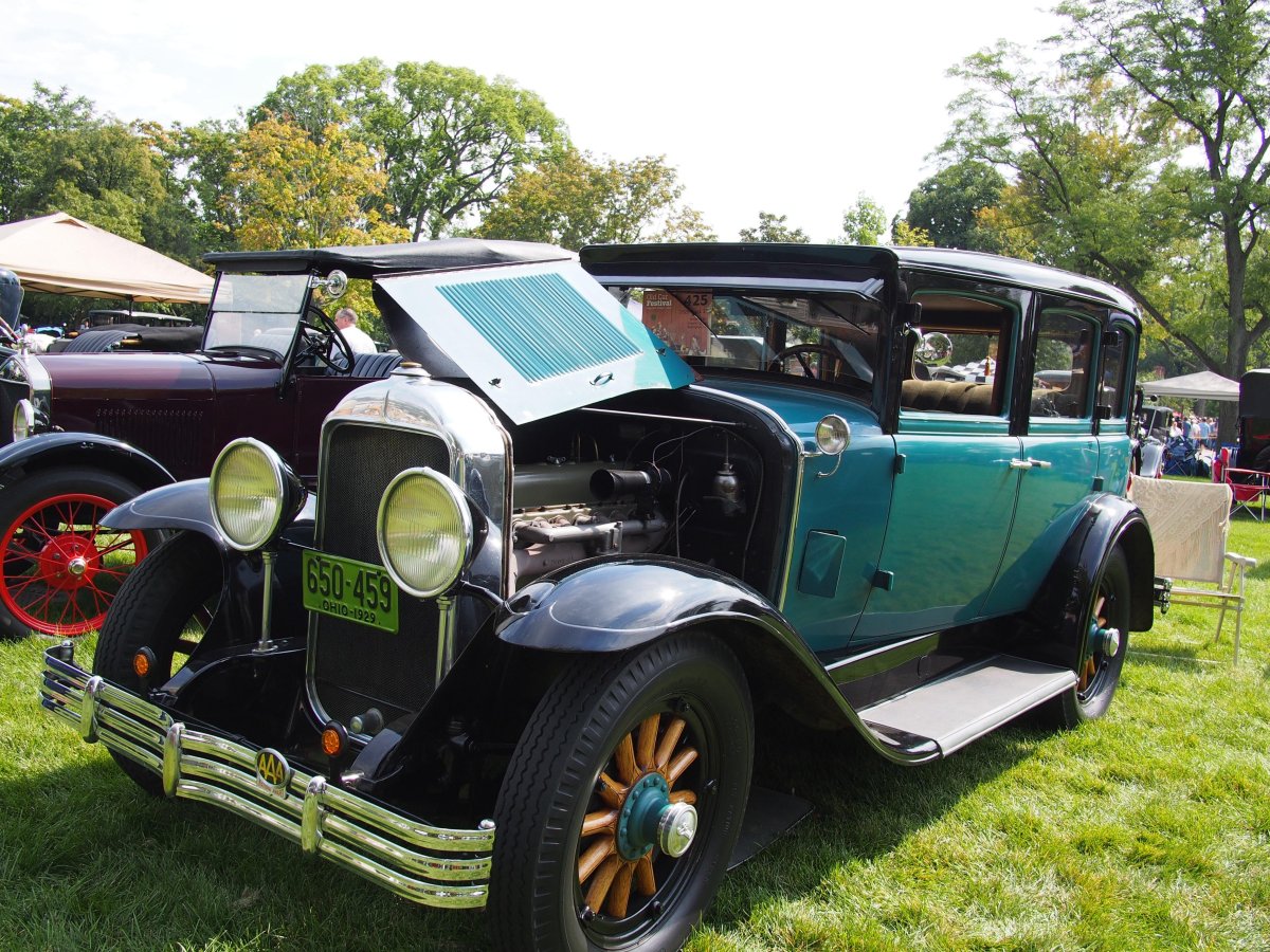 Форд Henry Crown