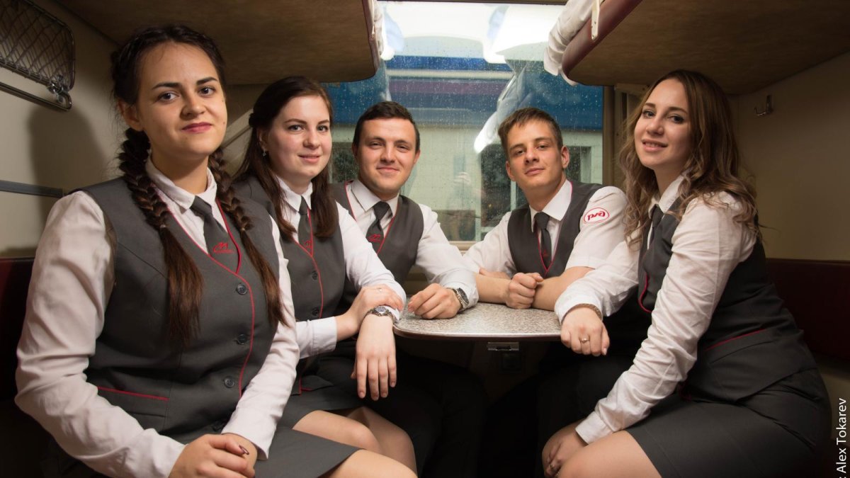 Студенты проводники