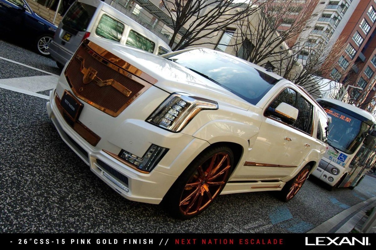 Золотой Кадиллак Эскалейд