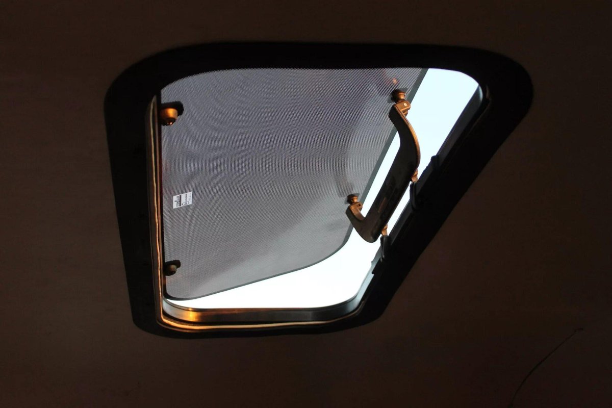 Люк крыши УАЗ 452