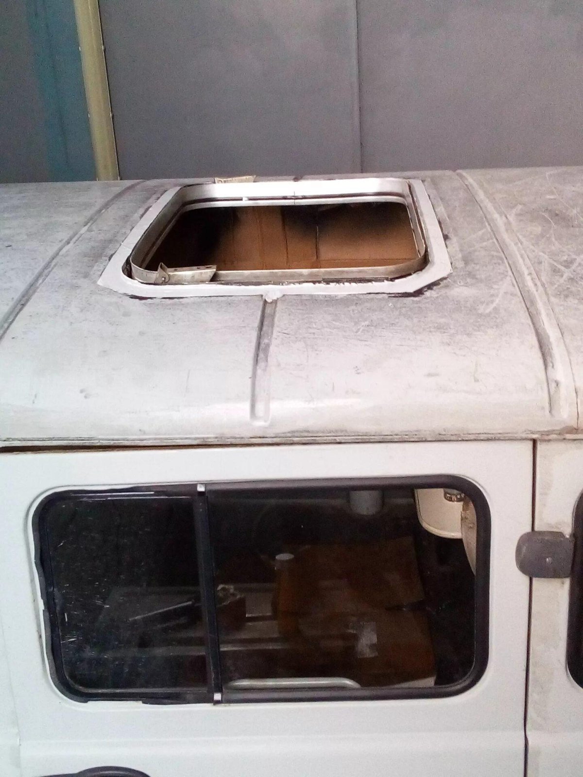 Передний люк буханки УАЗ