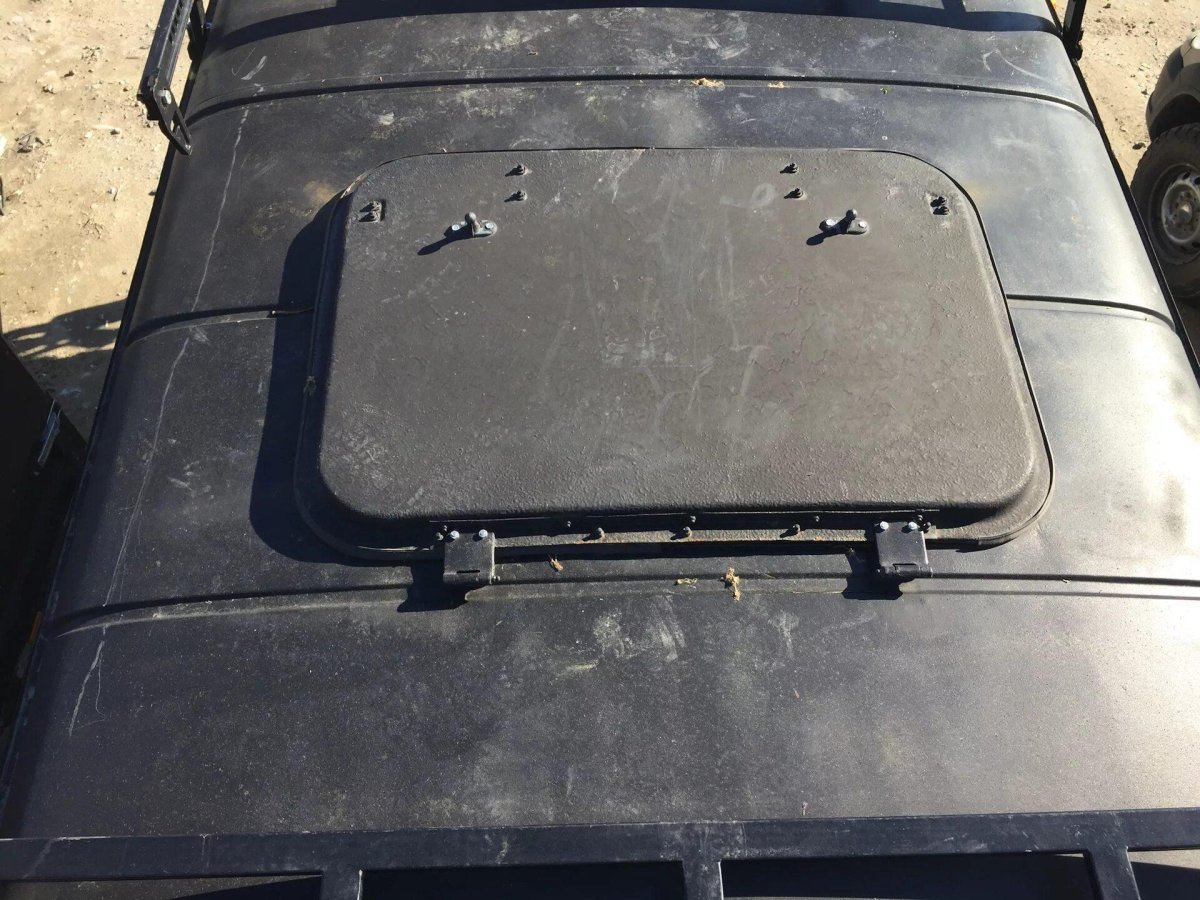 Штатный люк УАЗ 452