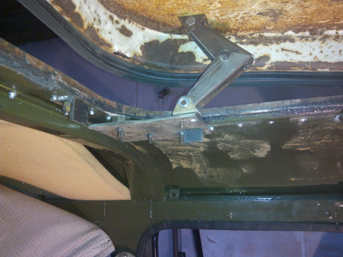 Люк в УАЗ 31514