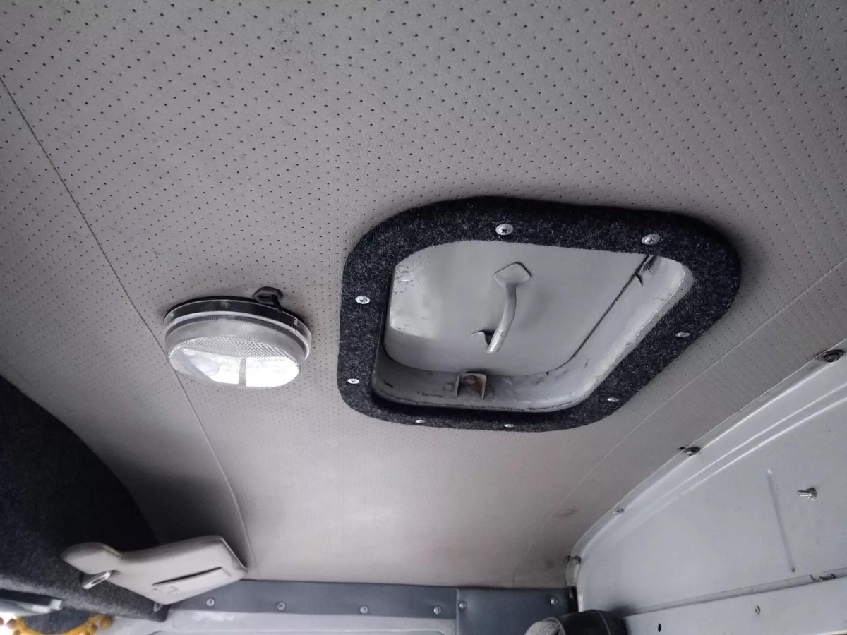 Штатный люк УАЗ 452