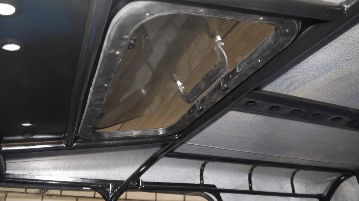 Люк в тент УАЗ 469