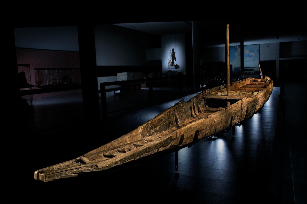 Либурна корабль Римский