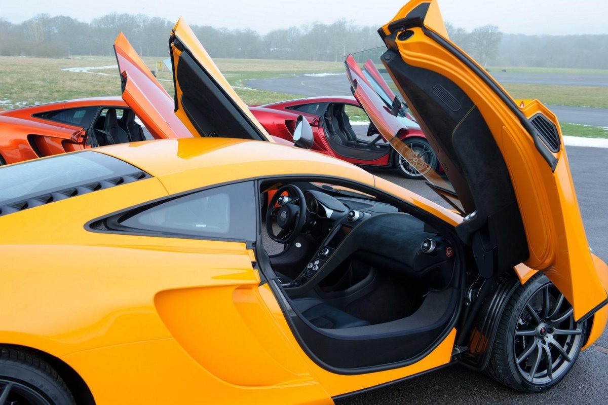 MCLAREN mp4-12c